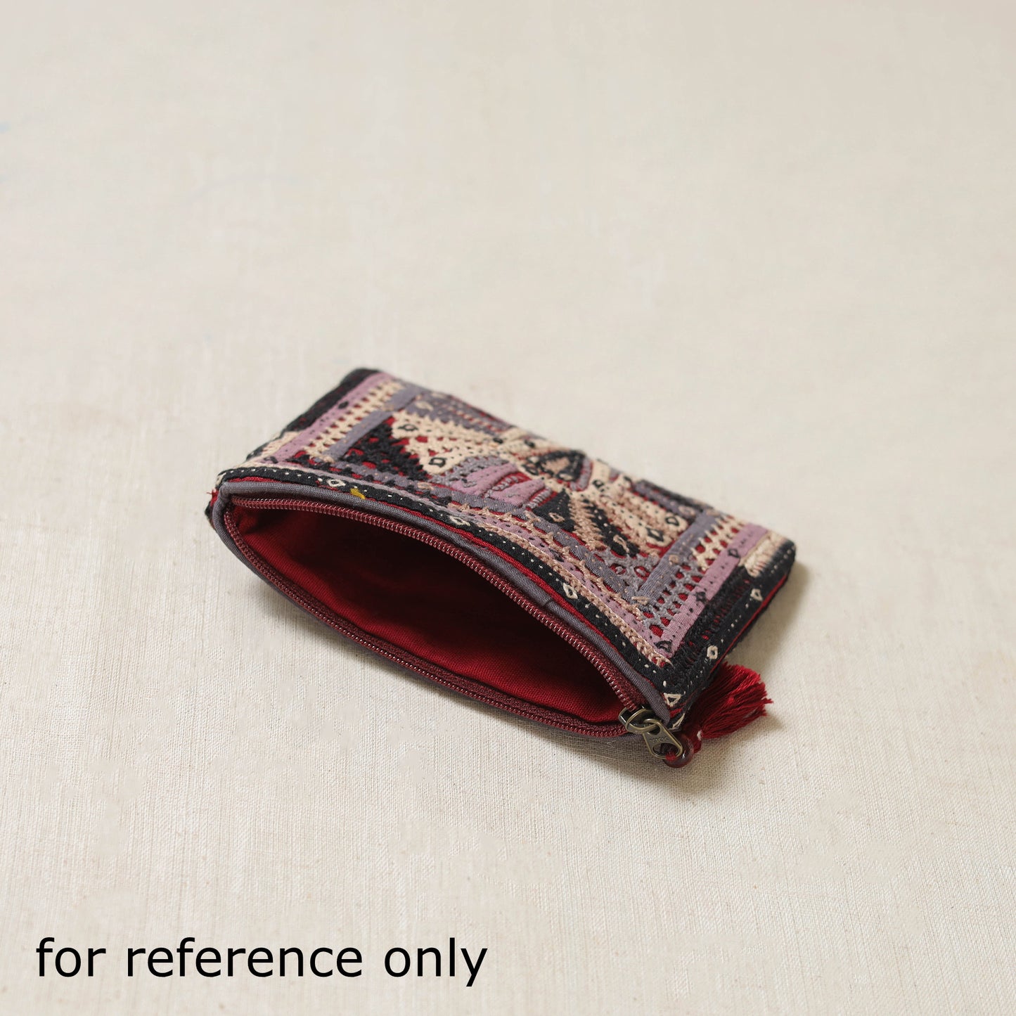 Kutch Dhebariya Qatab Hand Embroidered Coin Pouch 84