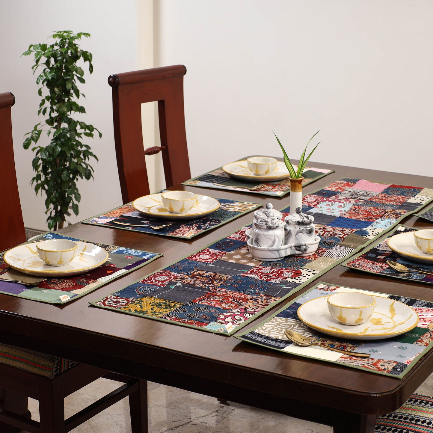 Multicolor - handcrafted cotton fusion table runner set