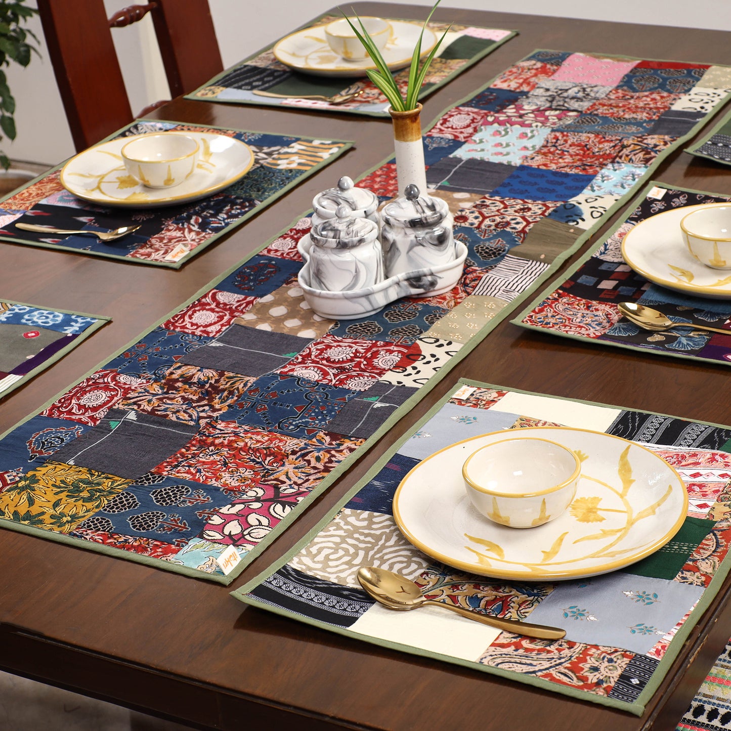 Multicolor - handcrafted cotton fusion table runner set