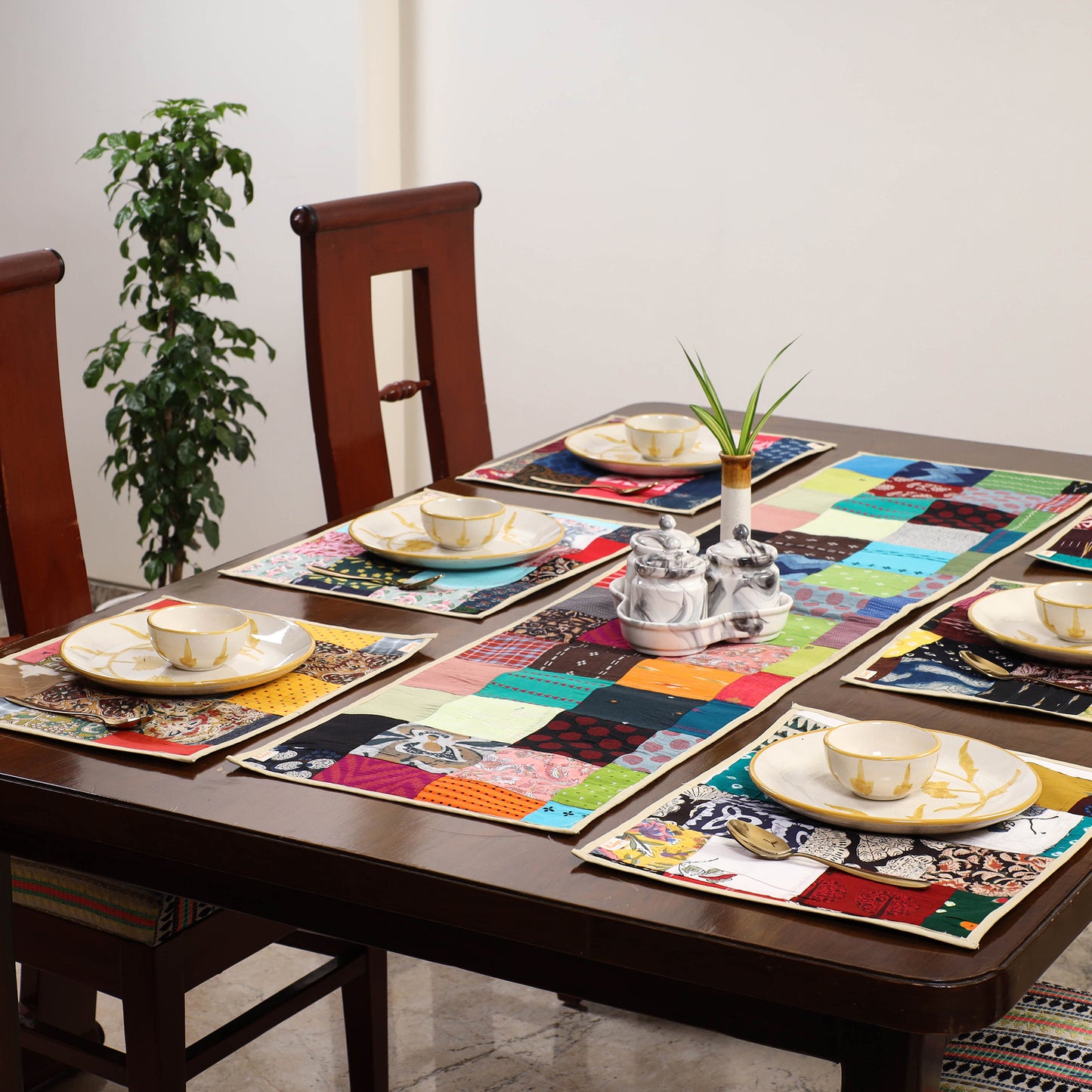 Multicolor - handcrafted cotton fusion table runner set