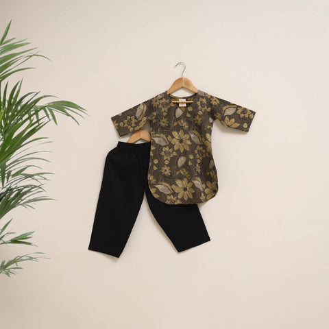 Girls Ajrakh Block Print Pure Cotton Kurta Set (2-6 Years) 15