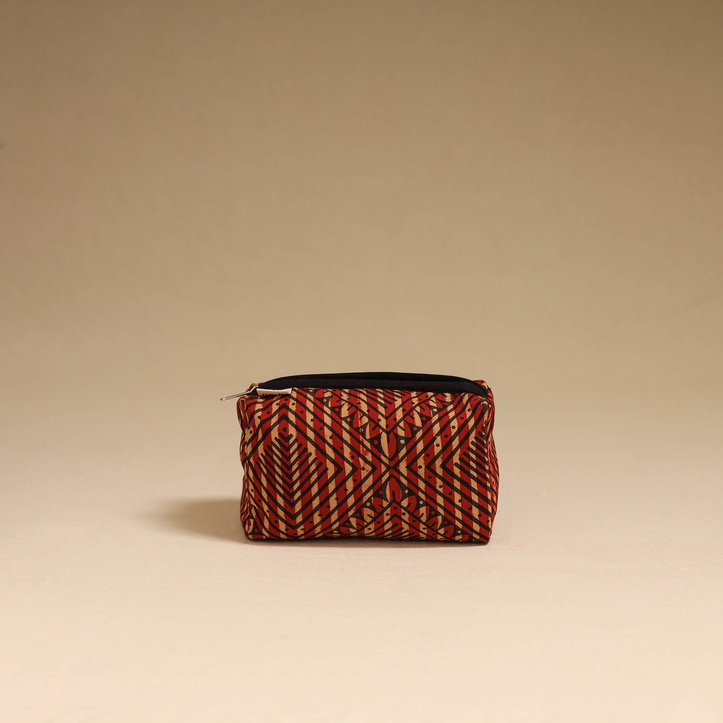 Red - handmade cotton toiletry pouch 04 - handcrafted