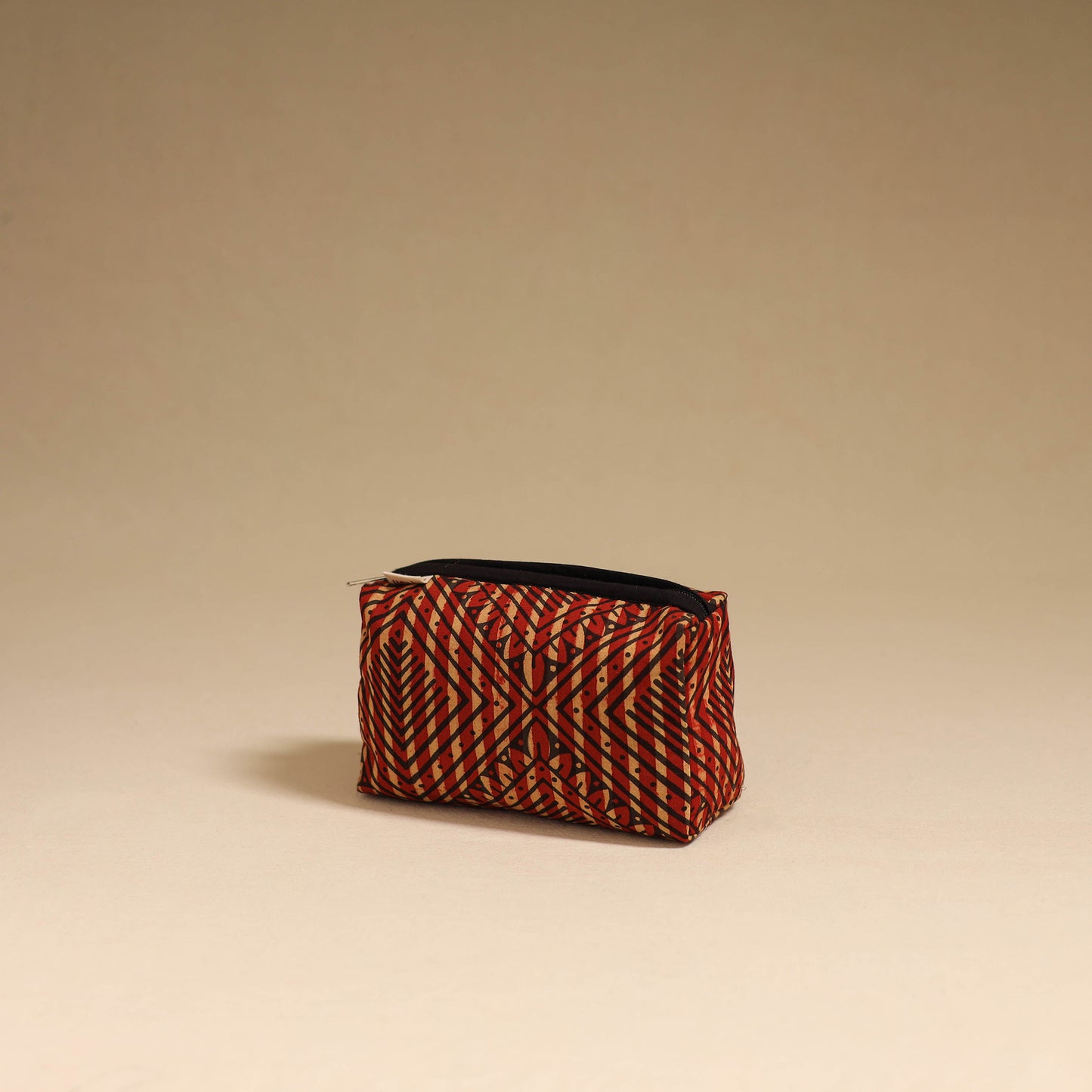 Red - handmade cotton toiletry pouch 04 - handcrafted