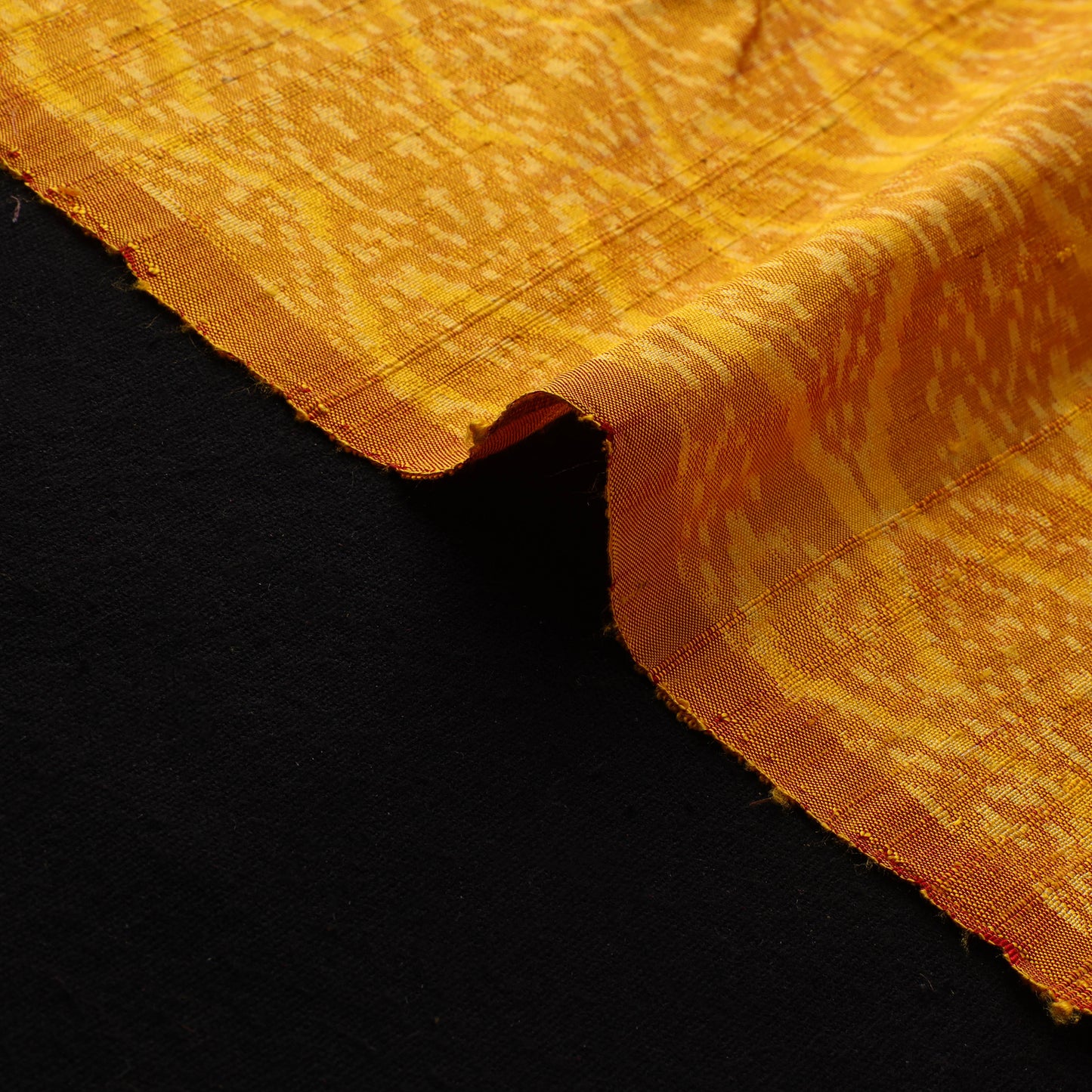 Pochampally Ikat Pure Handloom Raw Silk Fabric 09