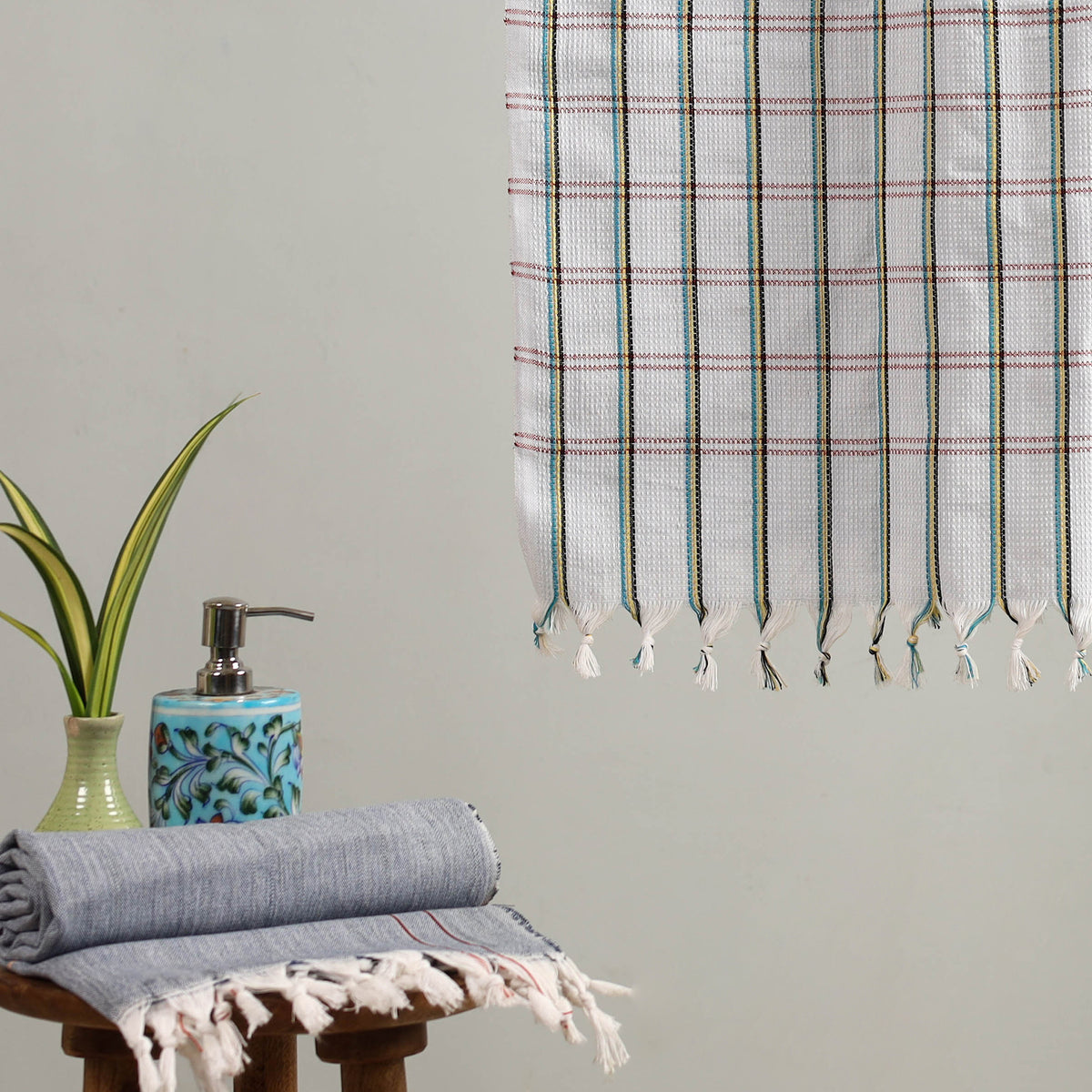  Handloom Fine Cotton Checks Bath Towel