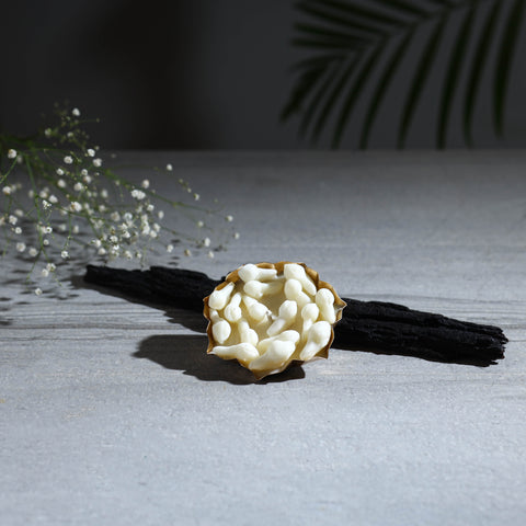 Handcrafted Metal Urli Soy Wax Mogra Scented Candle For Gifting 05