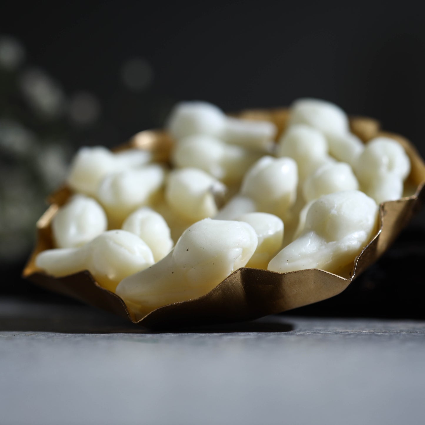 Handcrafted Metal Urli Soy Wax Mogra Scented Candle For Gifting 05