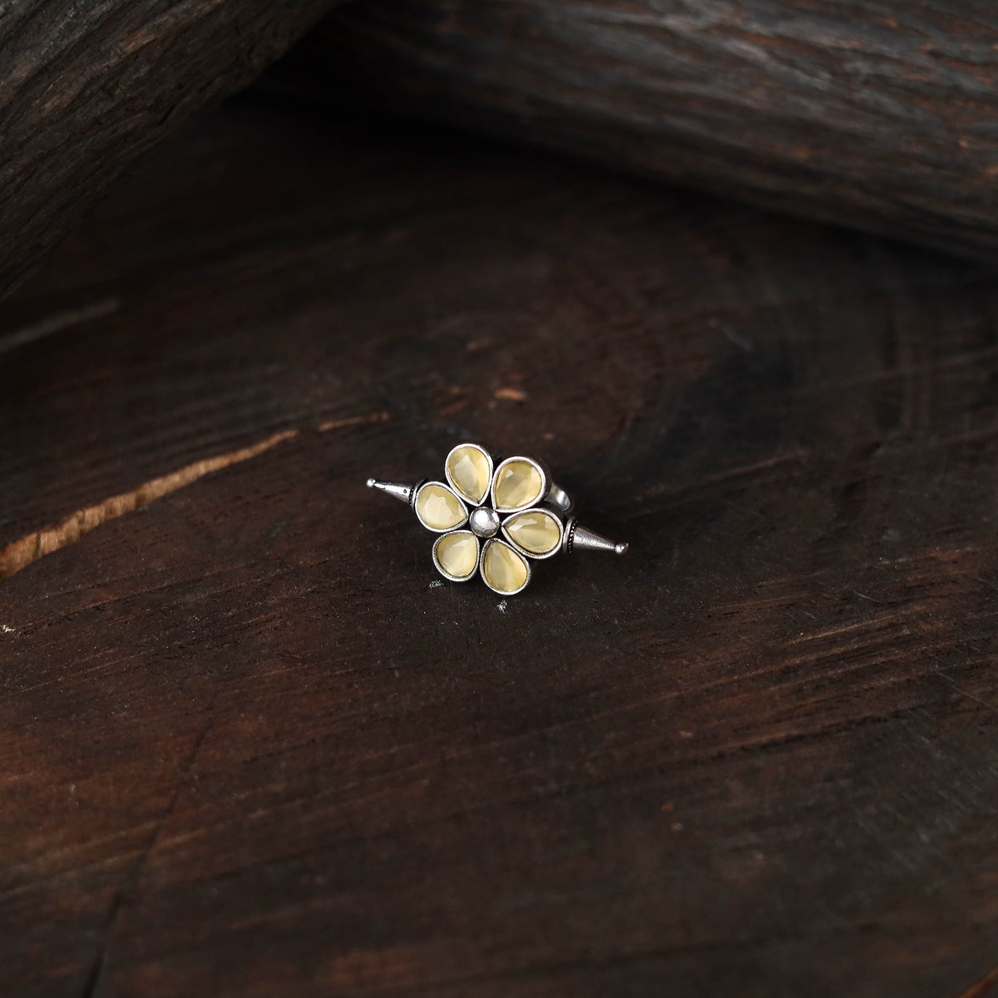 Yellow - antique silver finish oxidised stone work ring 44