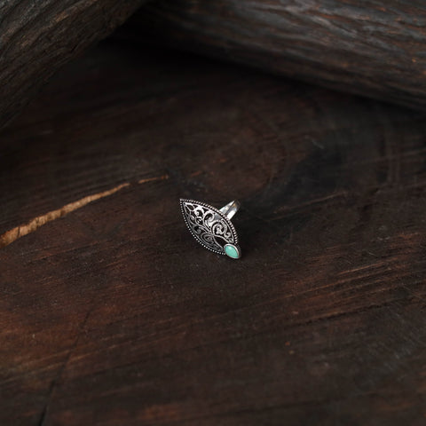 White - antique silver finish oxidised stone work ring 51