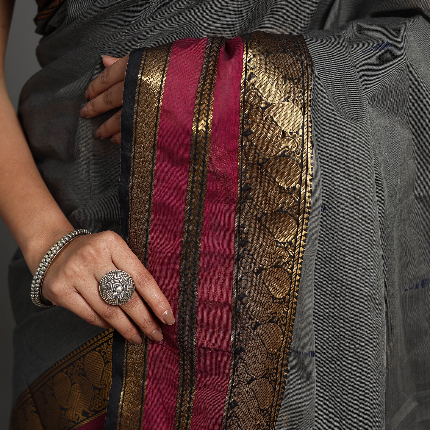 Grey - Kanchipuram Cotton Saree with Buti & Thread Border 43