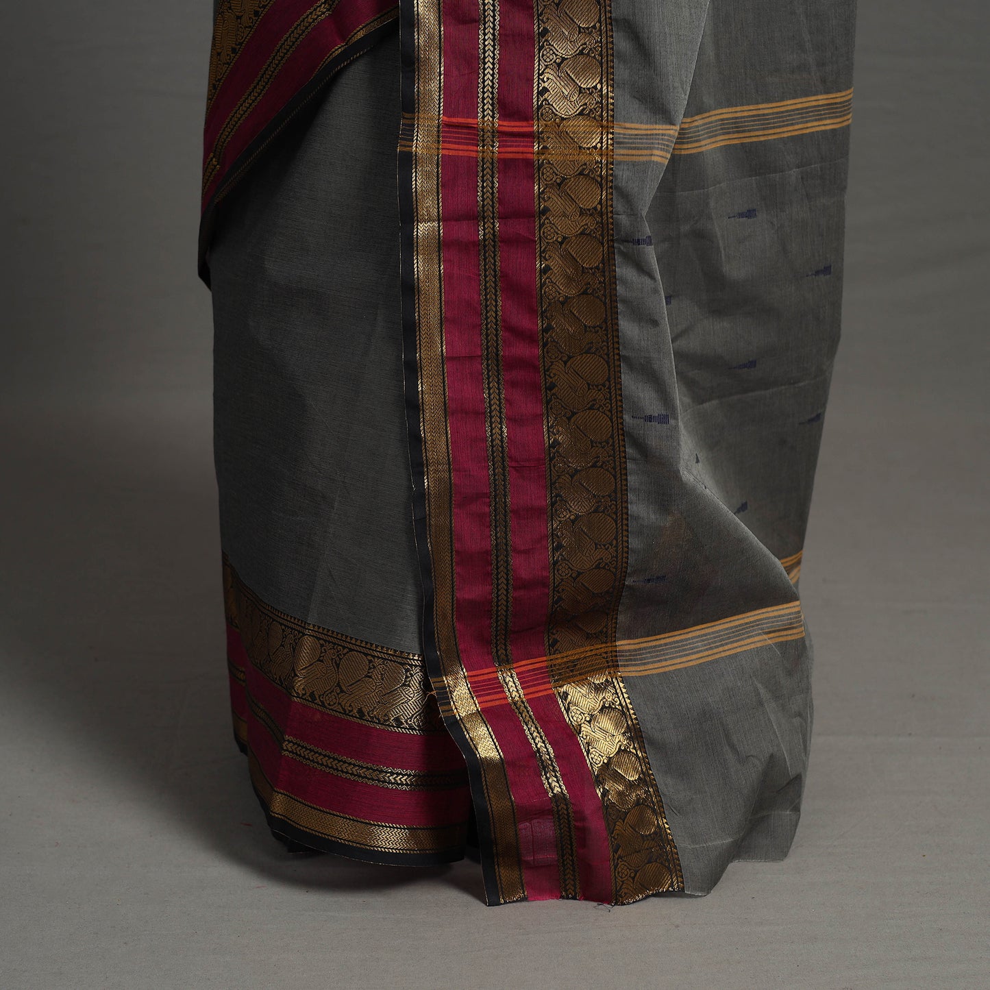 Grey - Kanchipuram Cotton Saree with Buti & Thread Border 43