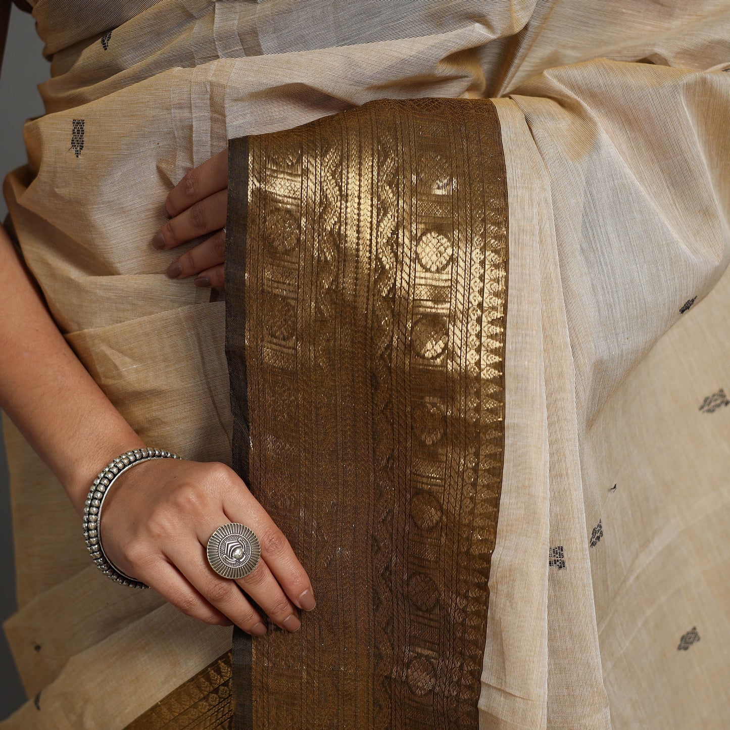 Beige - Kanchipuram Cotton Saree with Buti & Thread Border 46