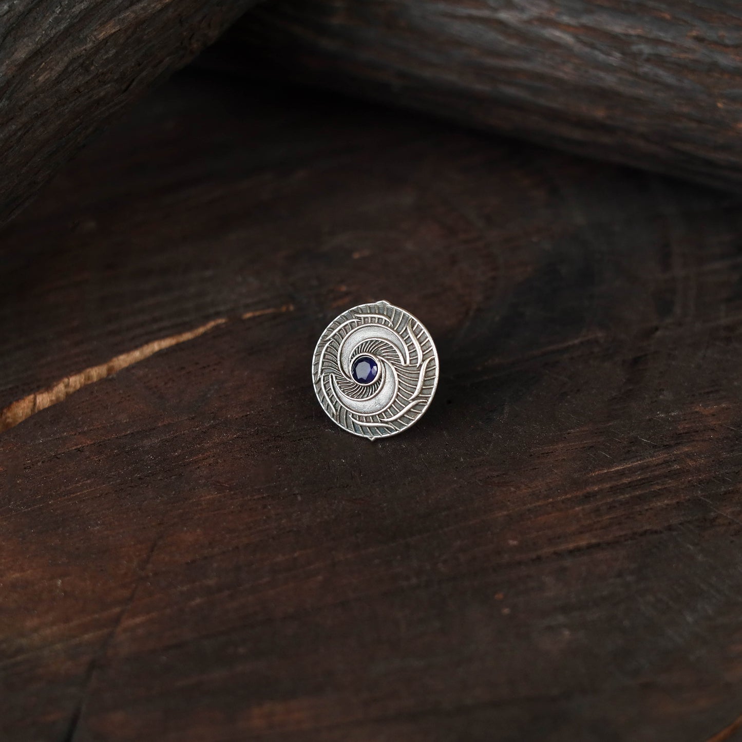 White - antique silver finish oxidised stone work ring 84