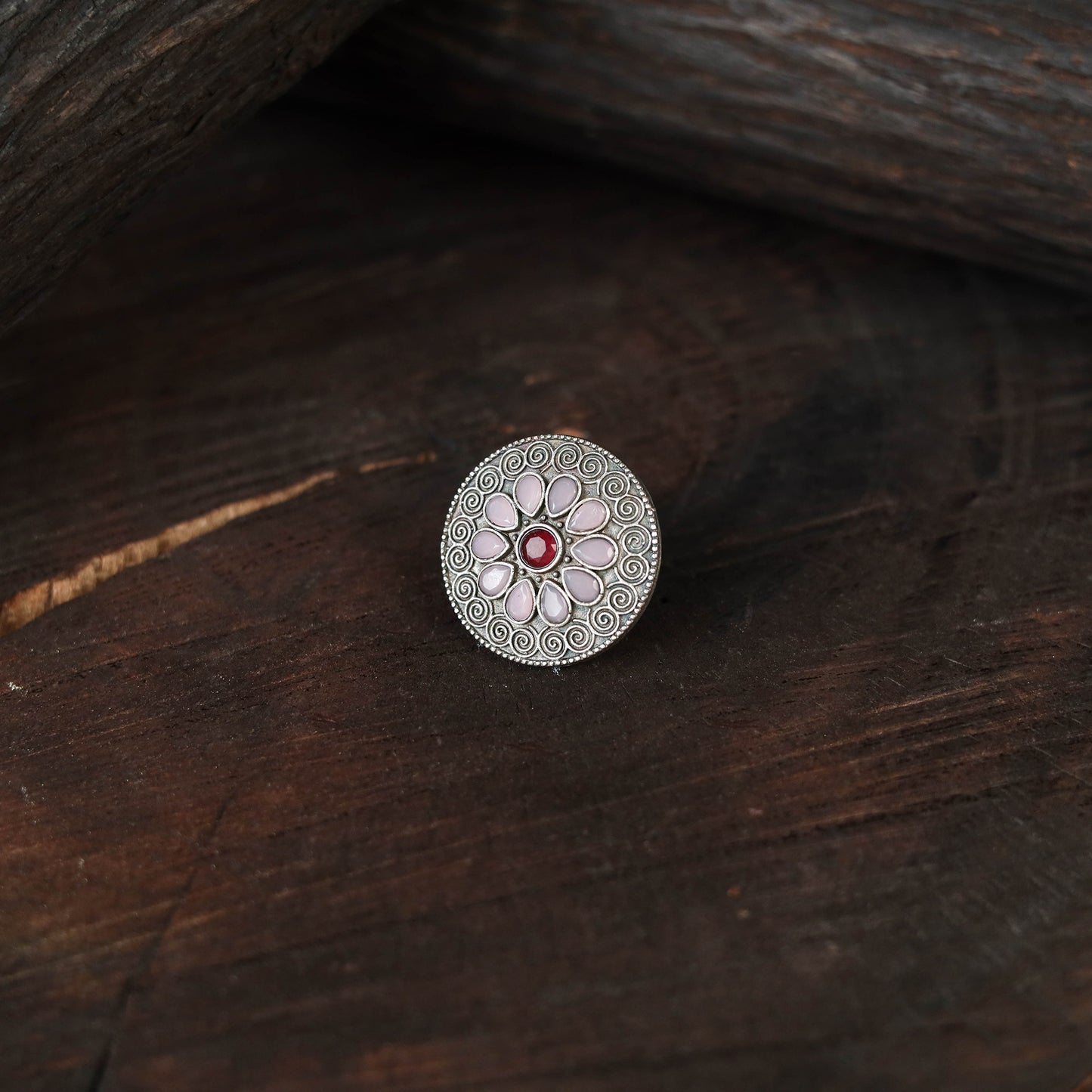 White - antique silver finish oxidised stone work ring 98