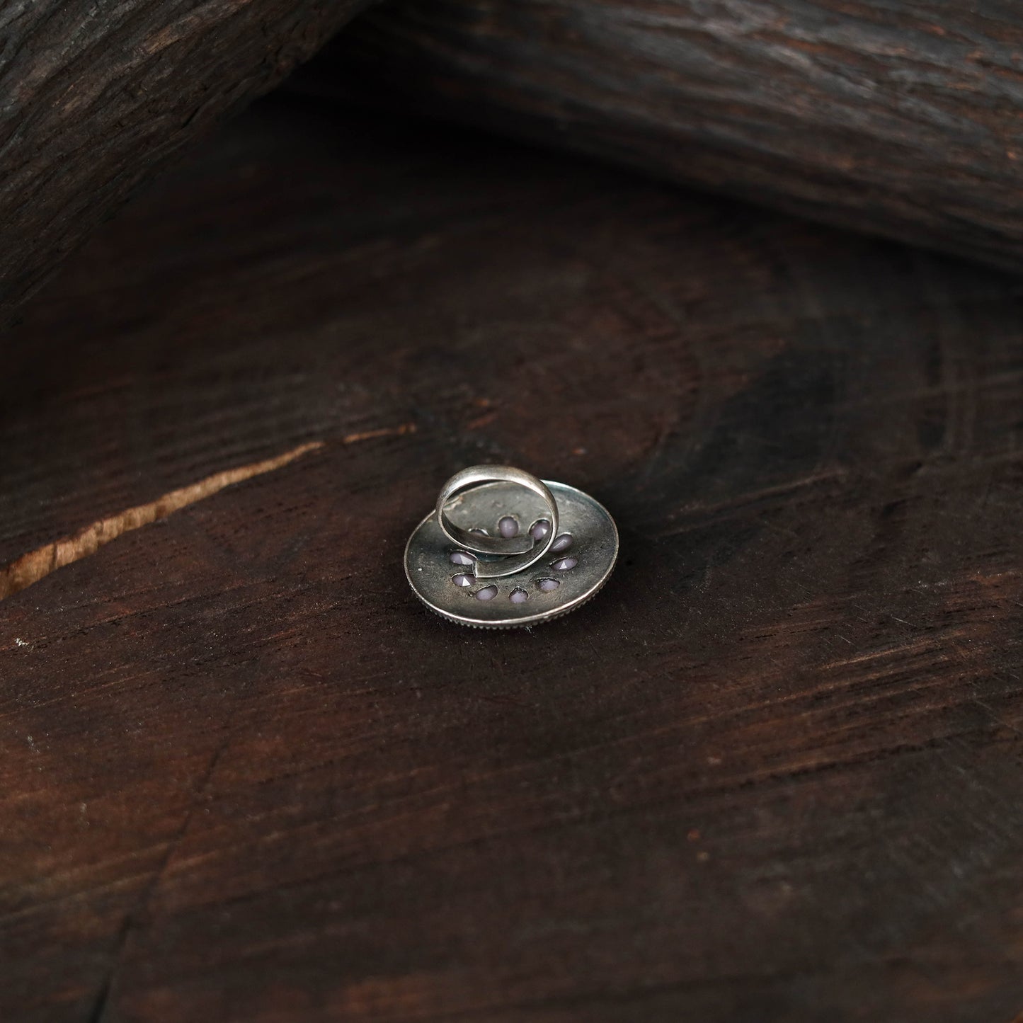 White - antique silver finish oxidised stone work ring 98