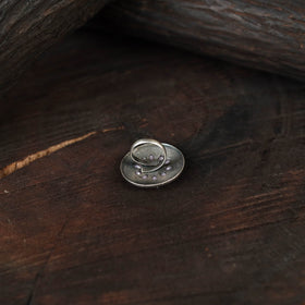 White - antique silver finish oxidised stone work ring 98