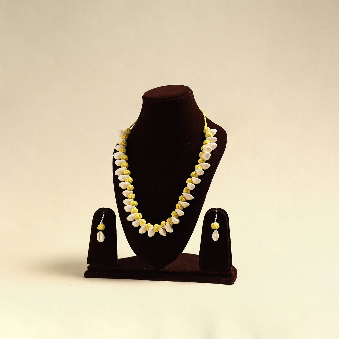 Handcrafted Thread Beads Shell Work Necklace Set 09