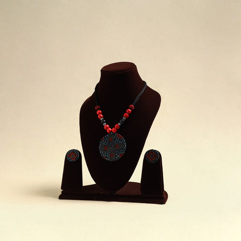 Handcrafted Wooden Beads Fabart Necklace Set 39
