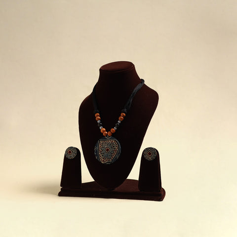 Handcrafted Wooden Beads Fabart Necklace Set 41