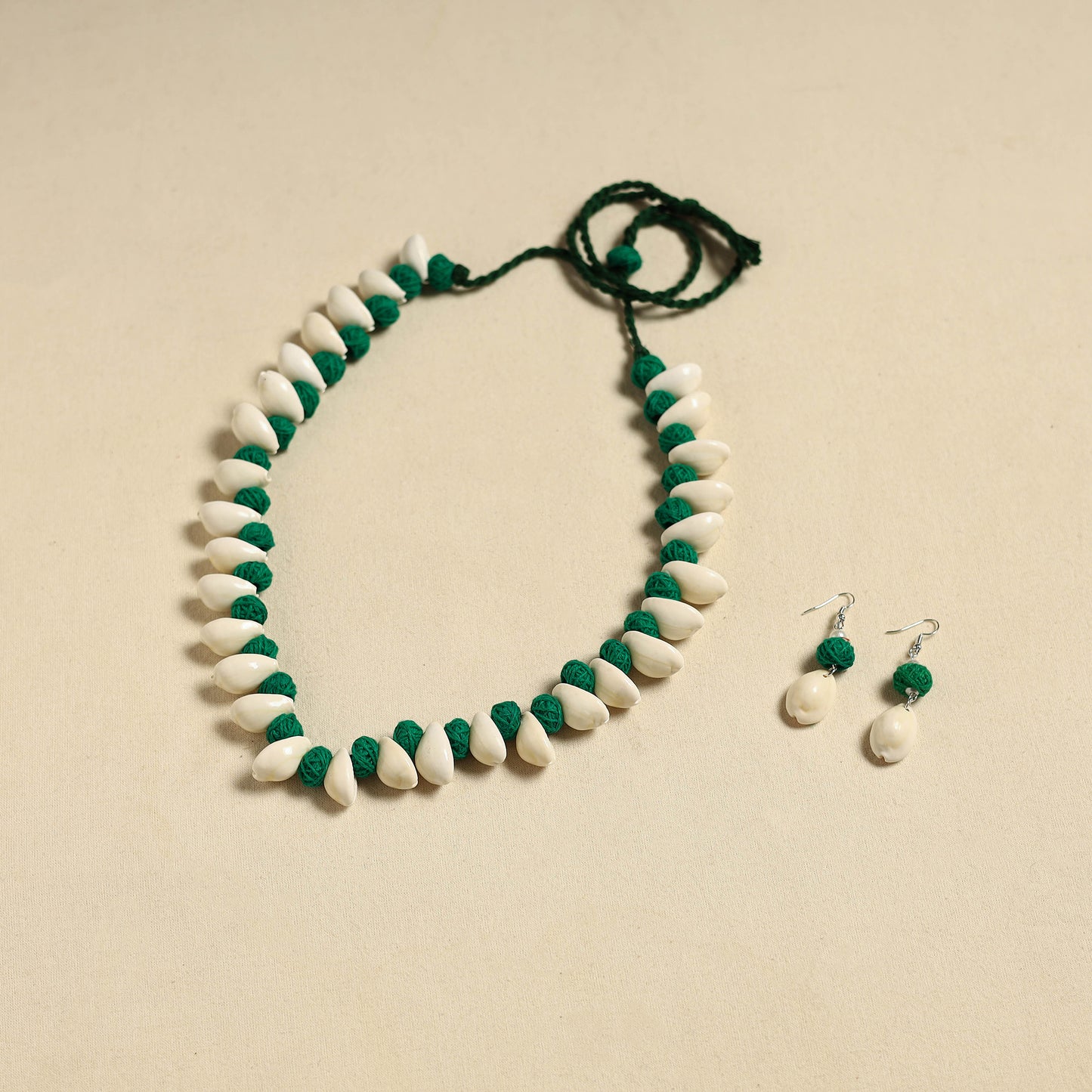 Handcrafted Thread Beads Shell Work Necklace Set 11