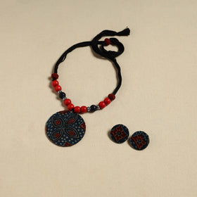 Handcrafted Wooden Beads Fabart Necklace Set 39