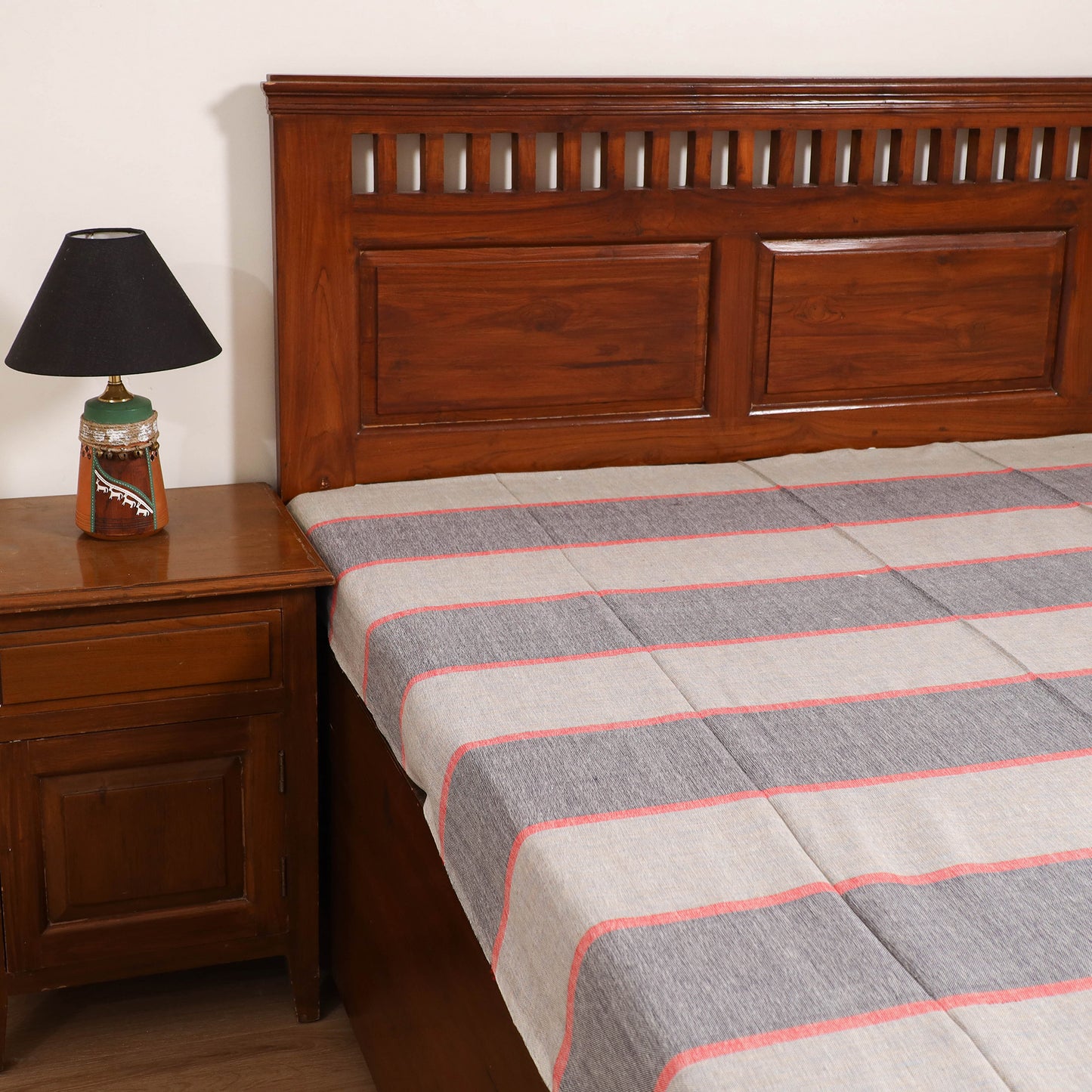 Handloom Cotton Single Bedsheet (90 x 60 in) 324