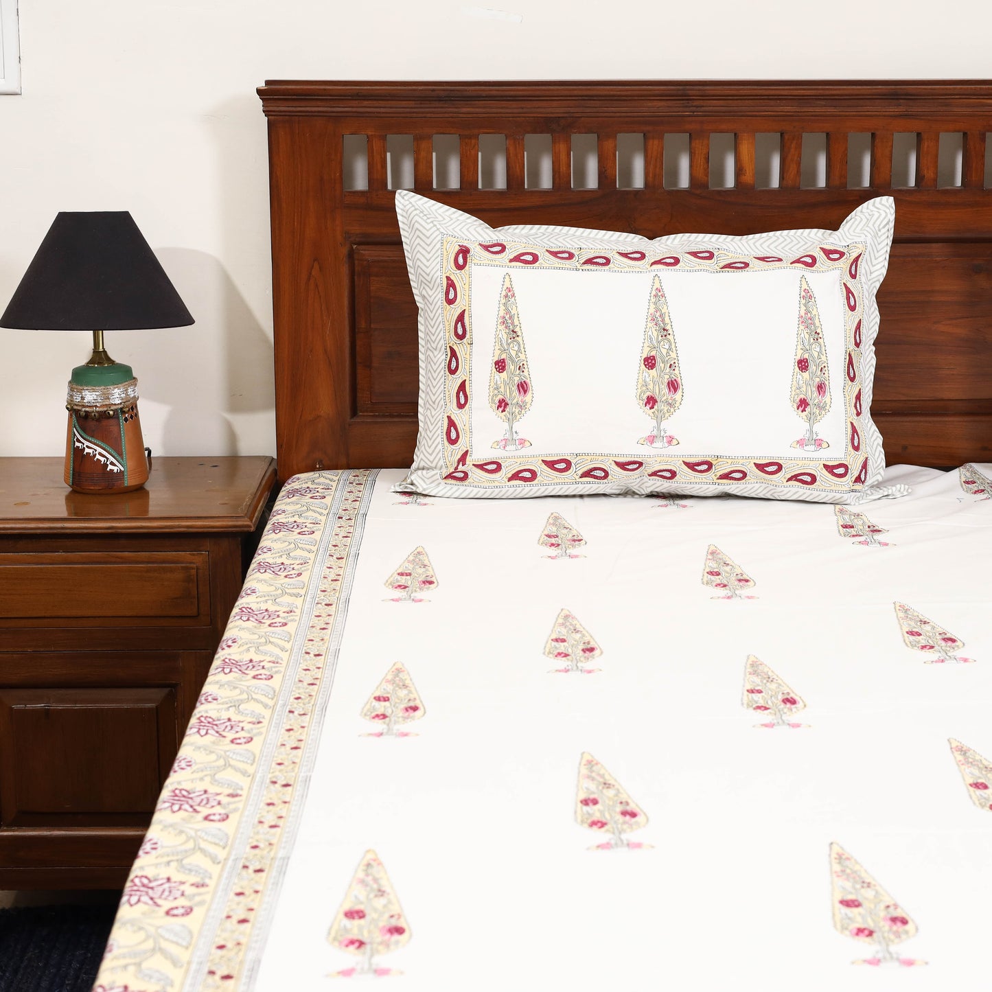 White - cotton double sanganeri bed sheet set (108 x 90 in)