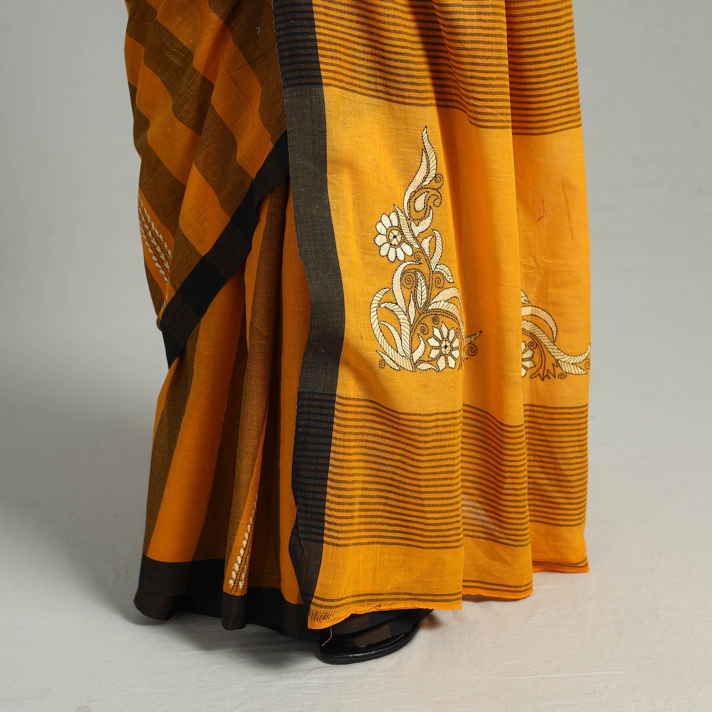 Handloom Cotton Bengal Kantha Embroidery Saree 01