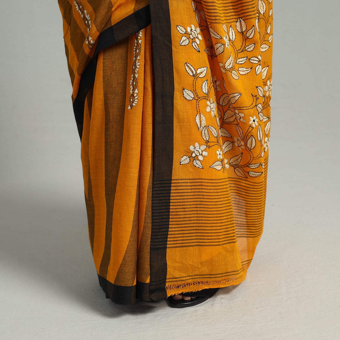 Handloom Cotton Bengal Kantha Embroidery Saree 02