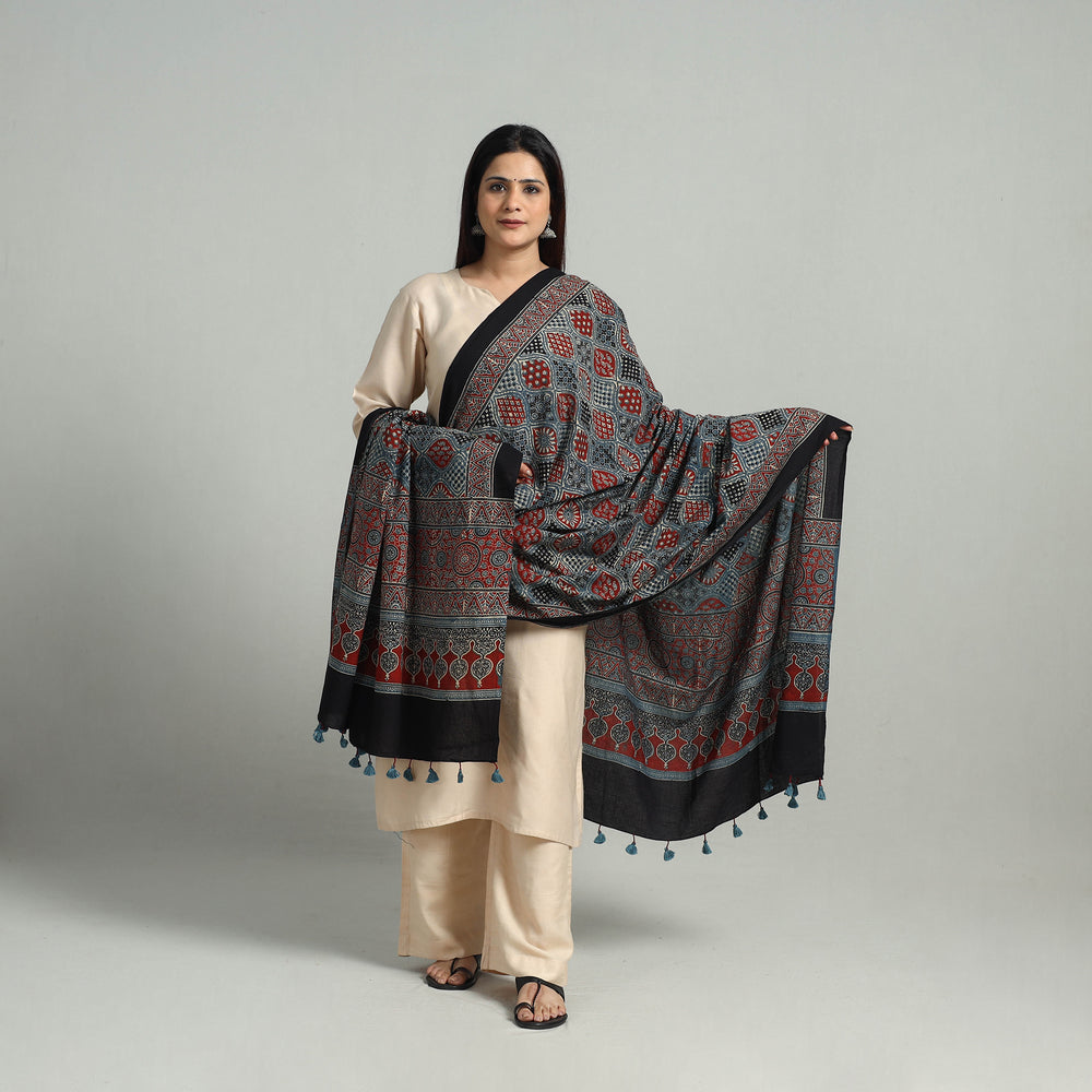 Hand Block Printed Cotton Ajrakh Dupatta 01