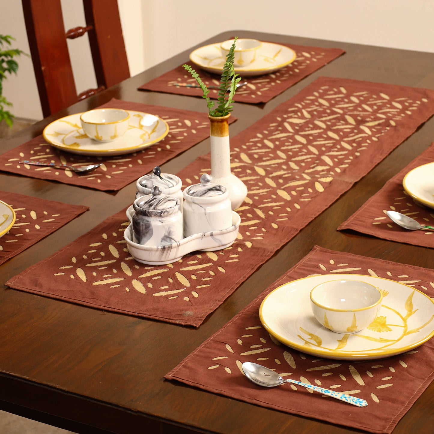 Applique Cut Work Table Runner with Table Mat Set 01