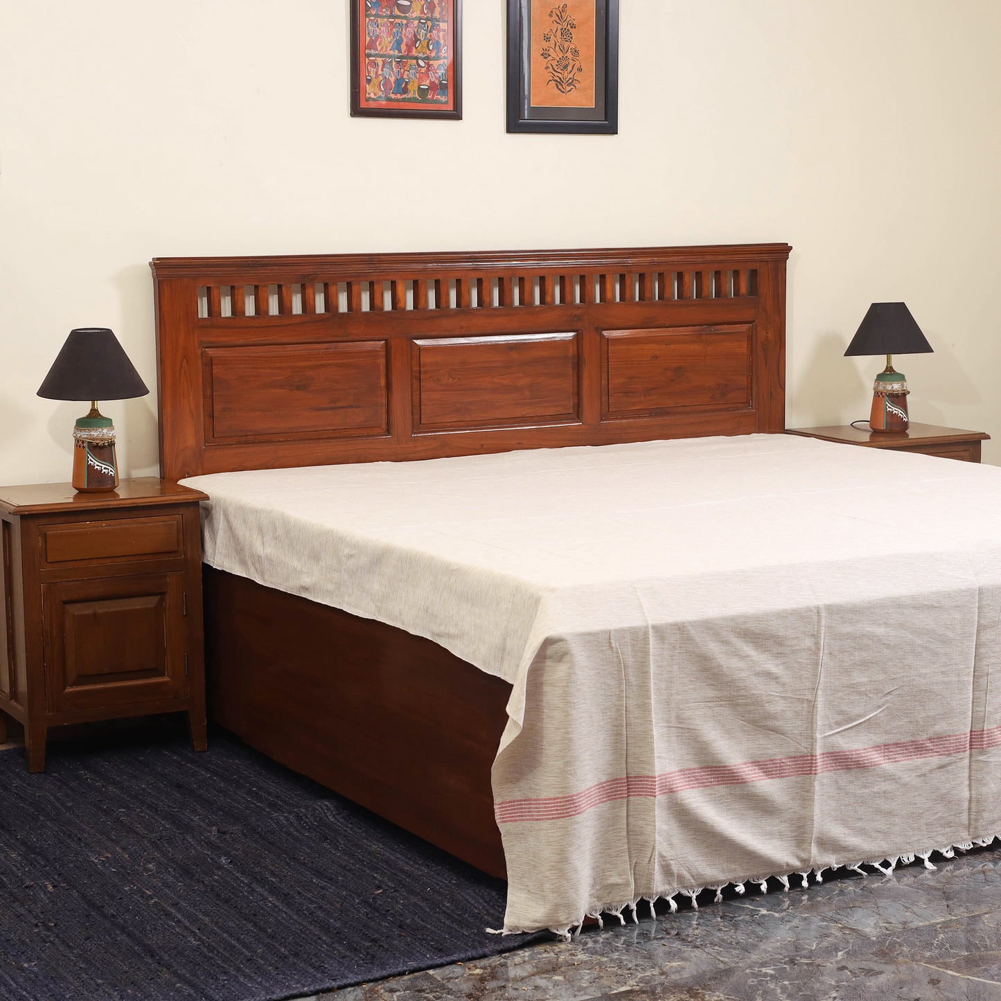 White - double handloom cotton bed sheet (108 x 90 in) 15