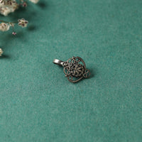 silver nose pin