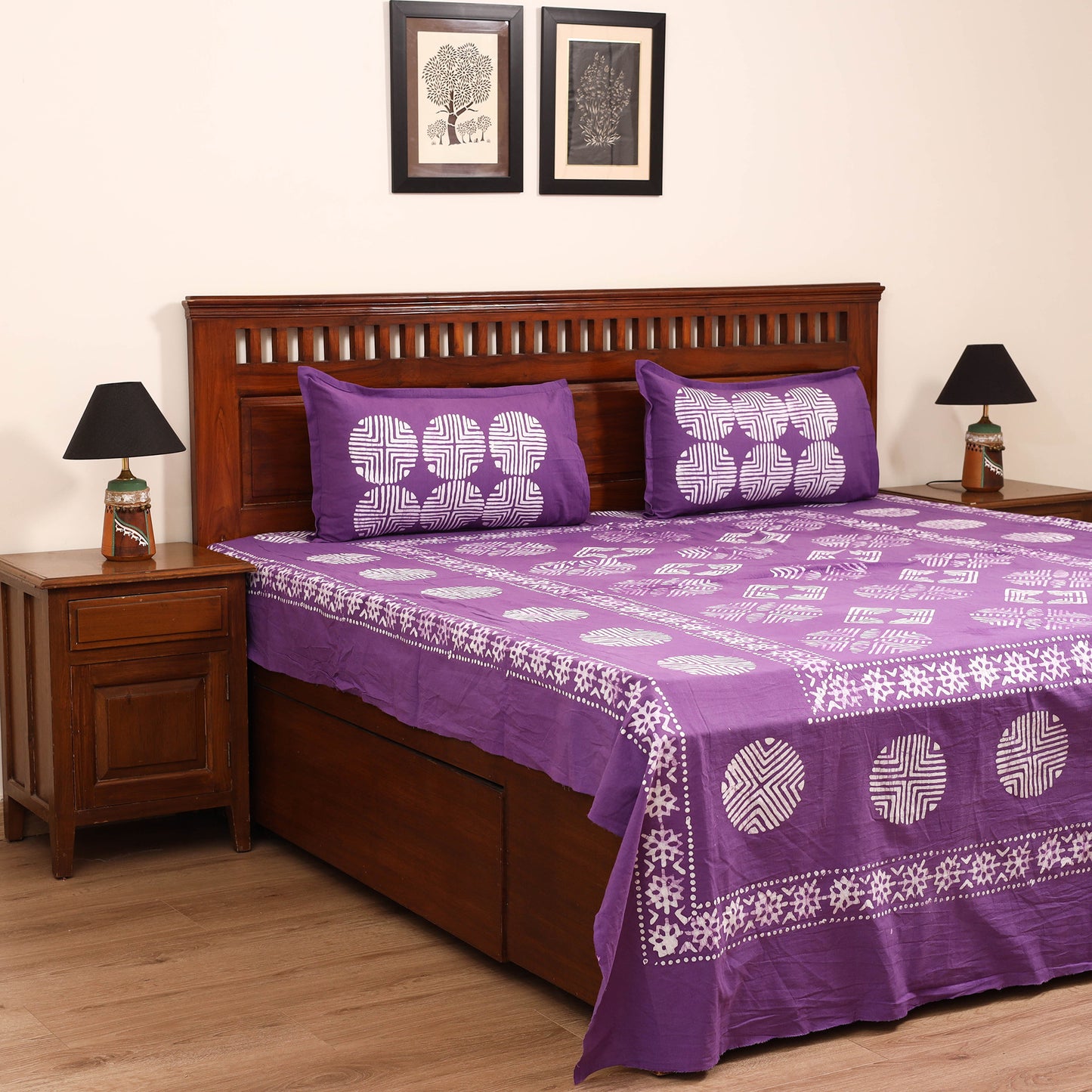 Hand Block Batik Print Cotton Double Bedsheet Set (108 x 90 in) 01