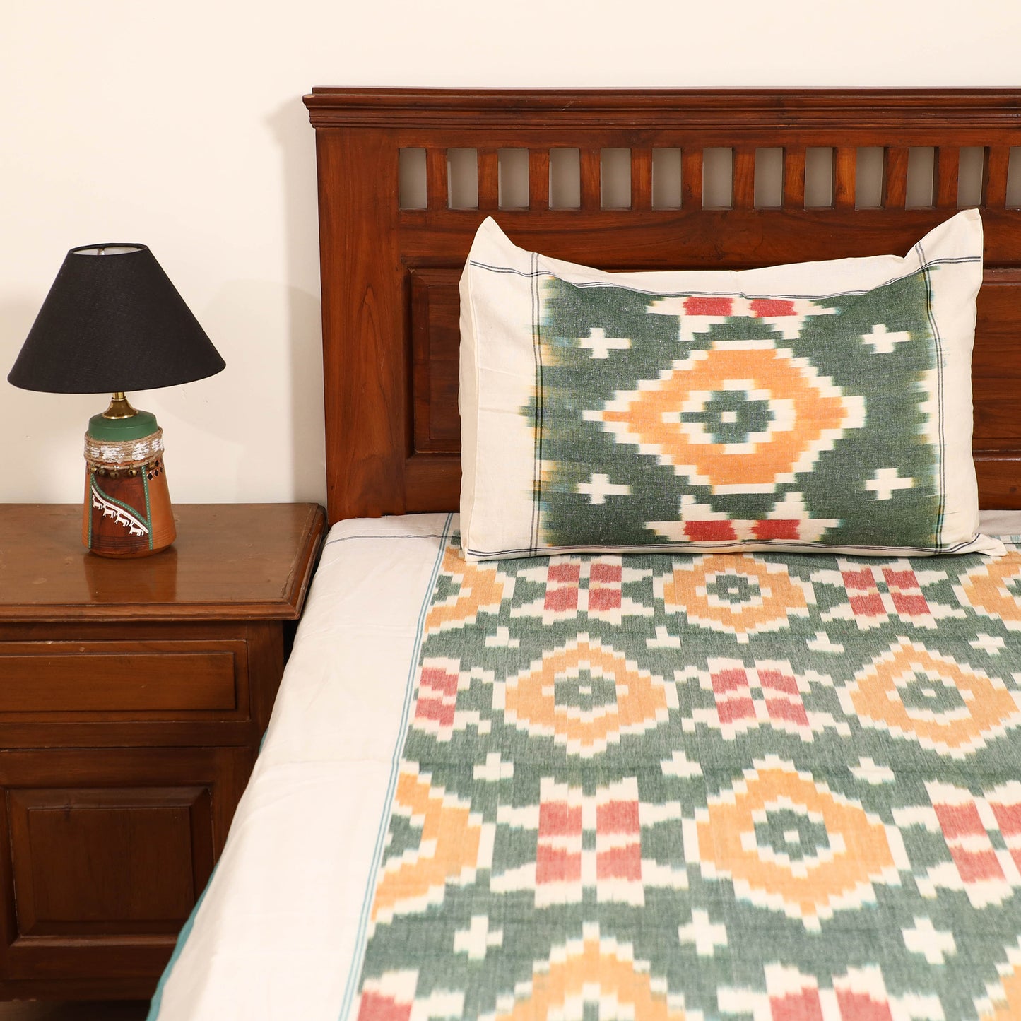 Pochampally Ikat Weave Cotton Double Bedsheet Set (108 x 90 in) 35