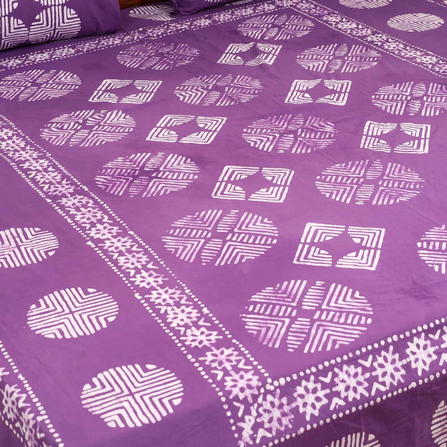 Hand Block Batik Print Cotton Double Bedsheet Set (108 x 90 in) 01