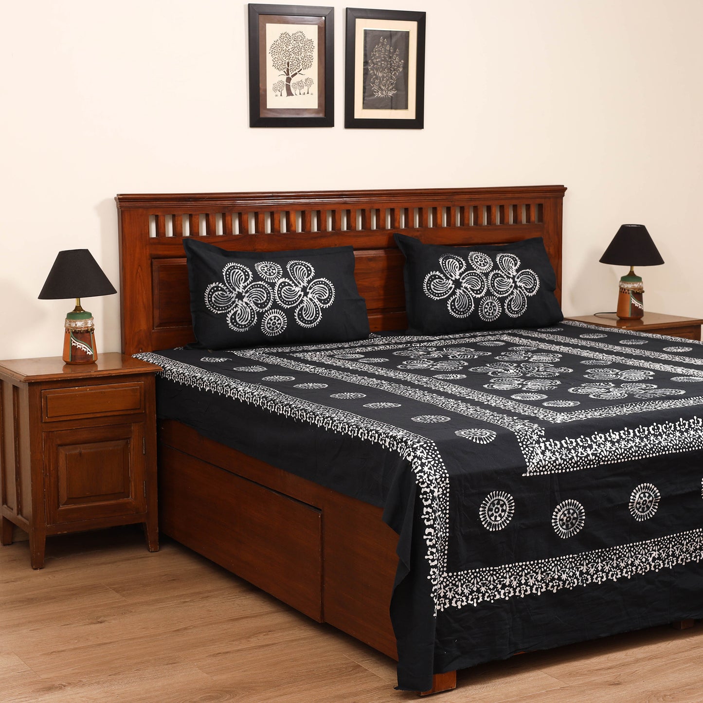 Hand Block Batik Print Cotton Double Bedsheet Set (108 x 90 in) 04