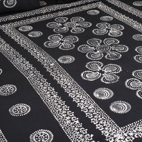 Hand Block Batik Print Cotton Double Bedsheet Set (108 x 90 in) 04