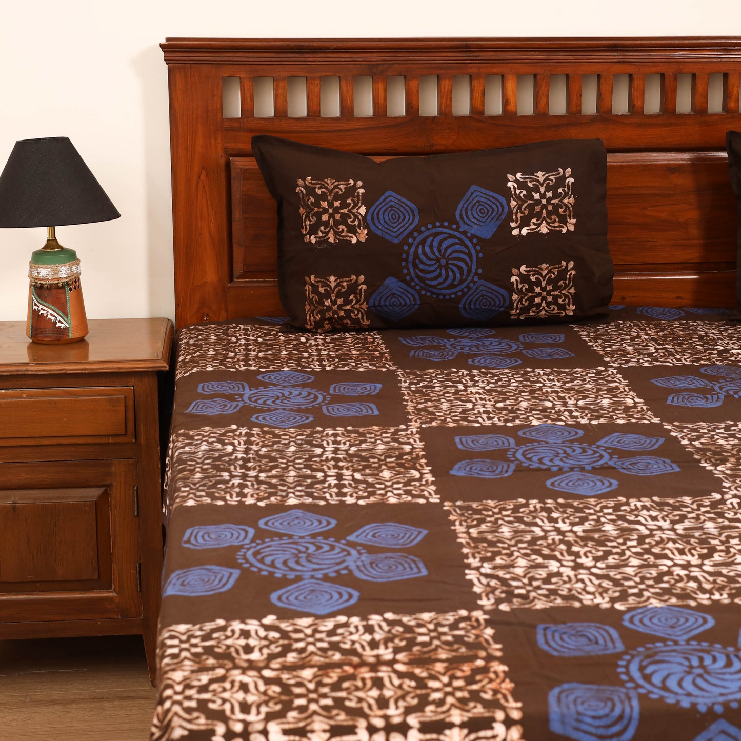 Hand Block Batik Print Cotton Double Bedsheet Set (108 x 90 in) 05