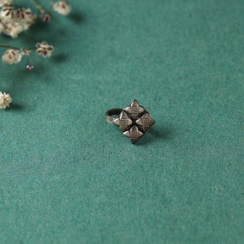 silver nose pin