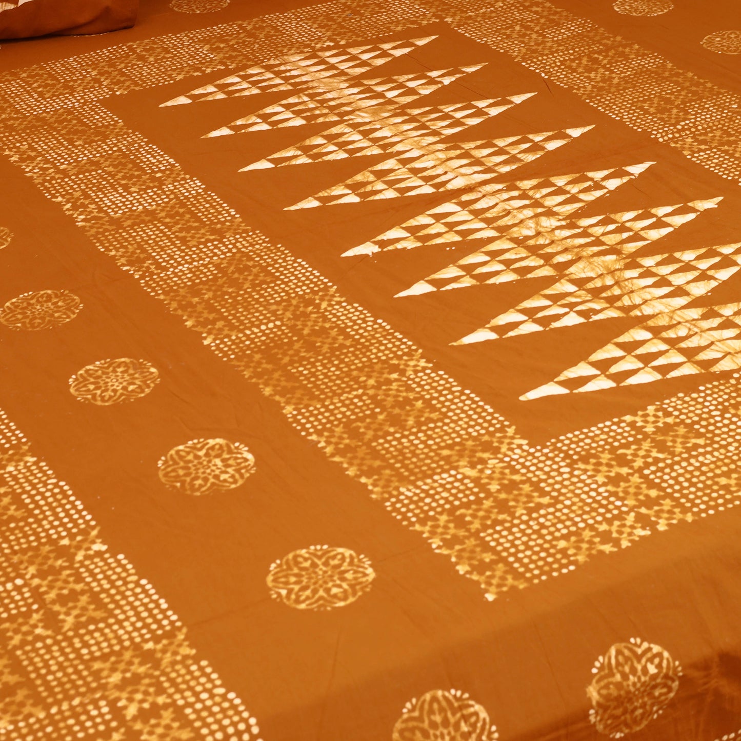 Hand Block Batik Print Cotton Double Bedsheet Set (108 x 90 in) 08