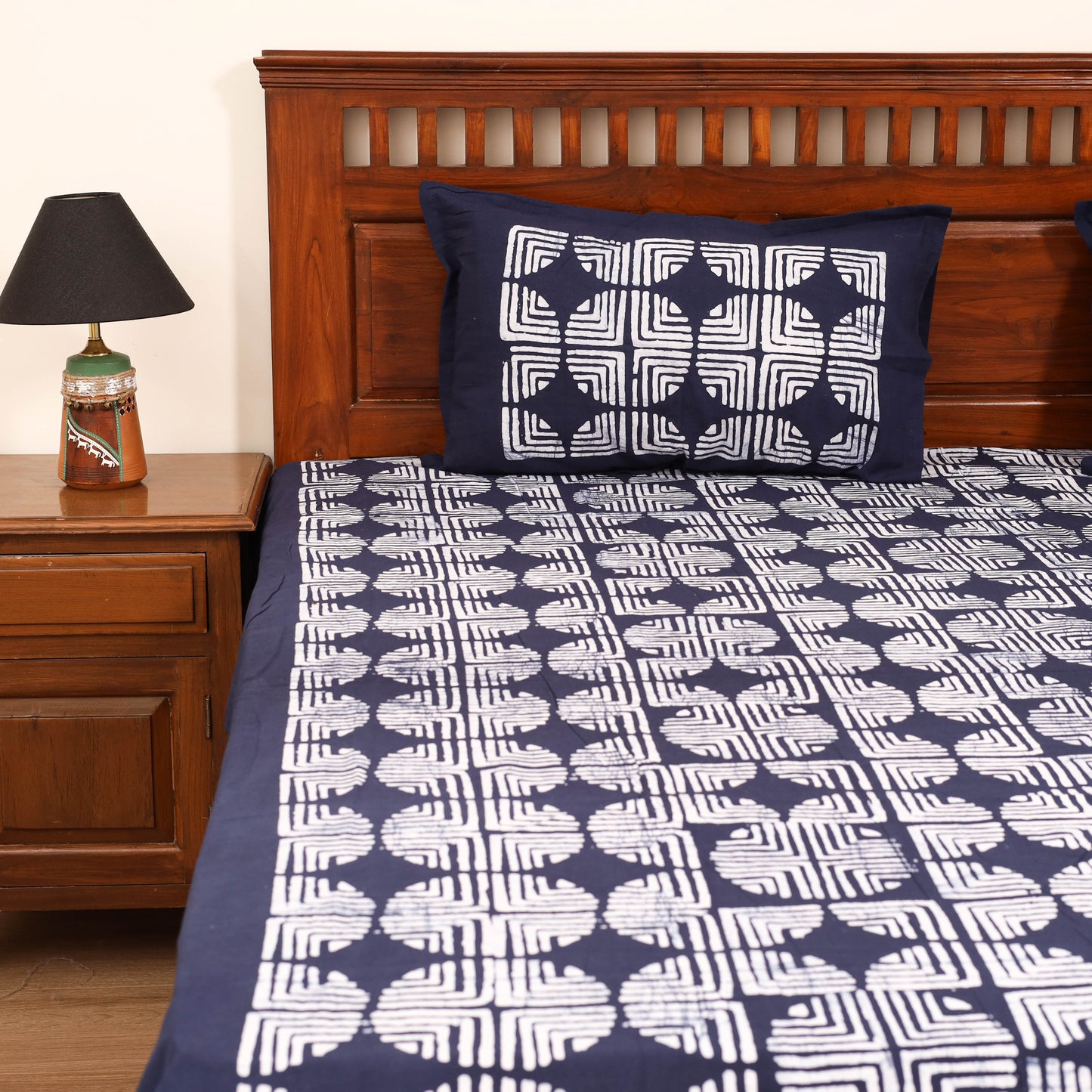 Hand Block Batik Print Cotton Double Bedsheet Set (108 x 90 in) 09