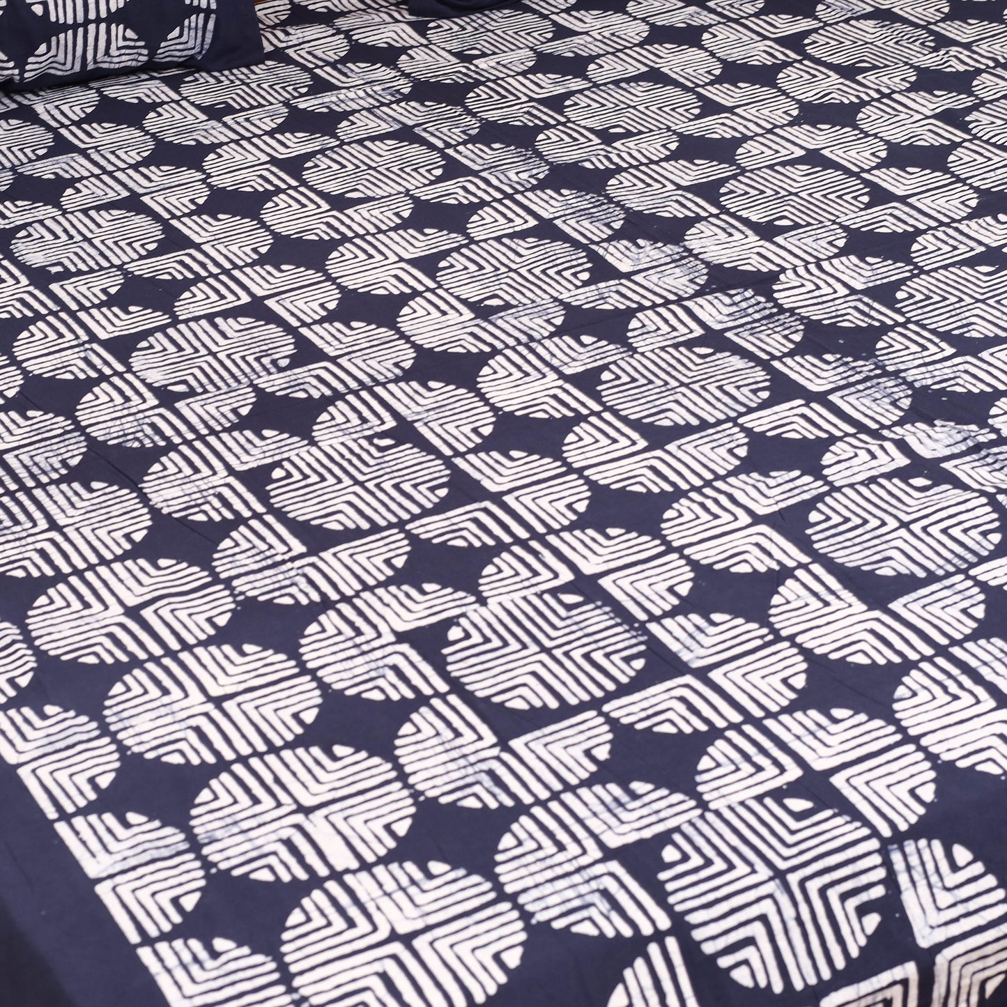 Hand Block Batik Print Cotton Double Bedsheet Set (108 x 90 in) 09