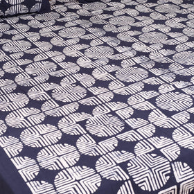 Hand Block Batik Print Cotton Double Bedsheet Set (108 x 90 in) 09