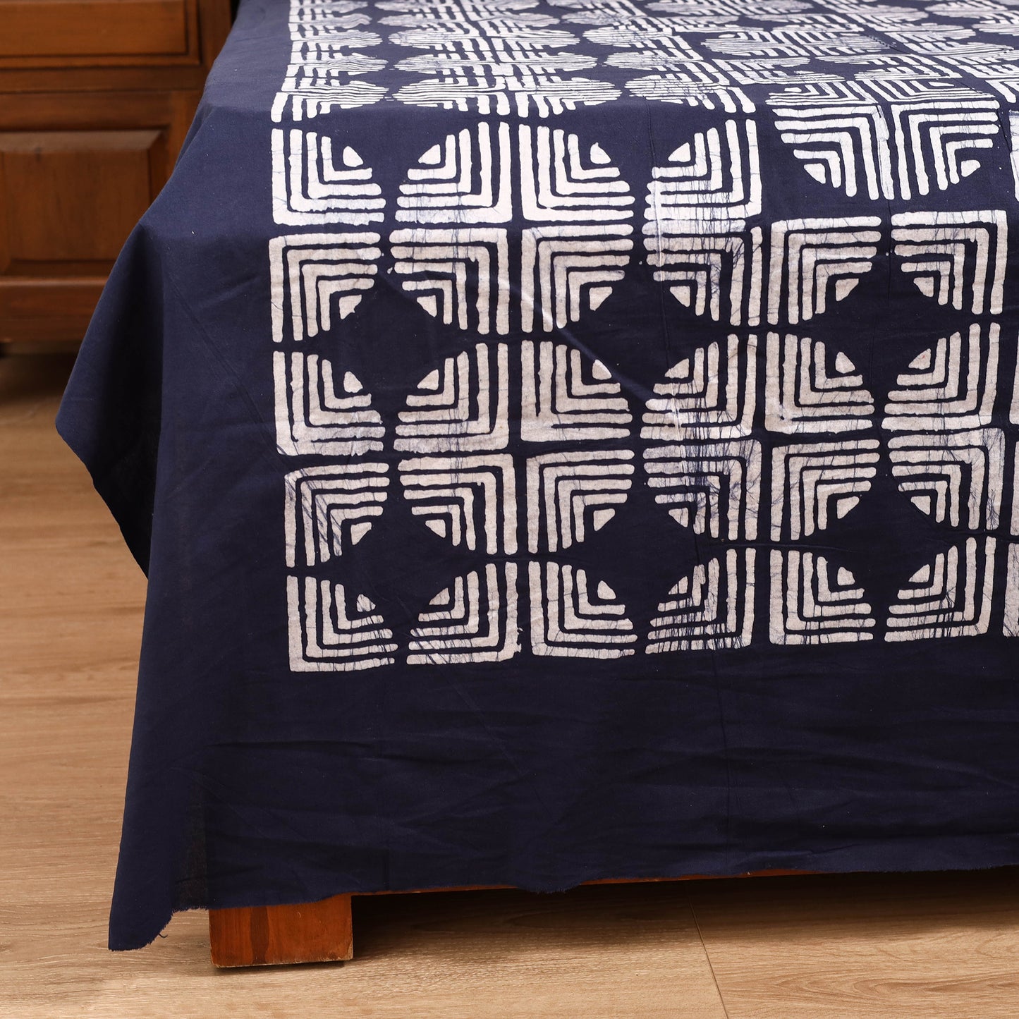 Hand Block Batik Print Cotton Double Bedsheet Set (108 x 90 in) 09