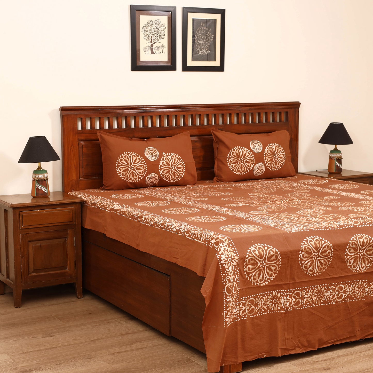 Hand Block Batik Print Cotton Double Bedsheet Set (108 x 90 in) 10