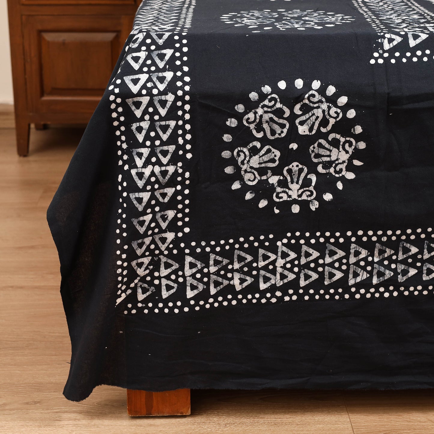 Hand Block Batik Print Cotton Double Bedsheet Set (108 x 90 in) 11