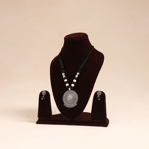 Black - german silver necklace set with beads 47