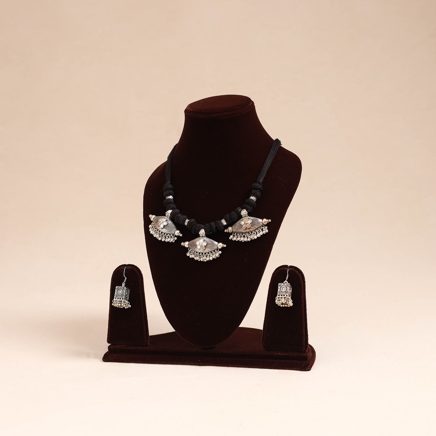 Black - german silver thread beads necklace set 71