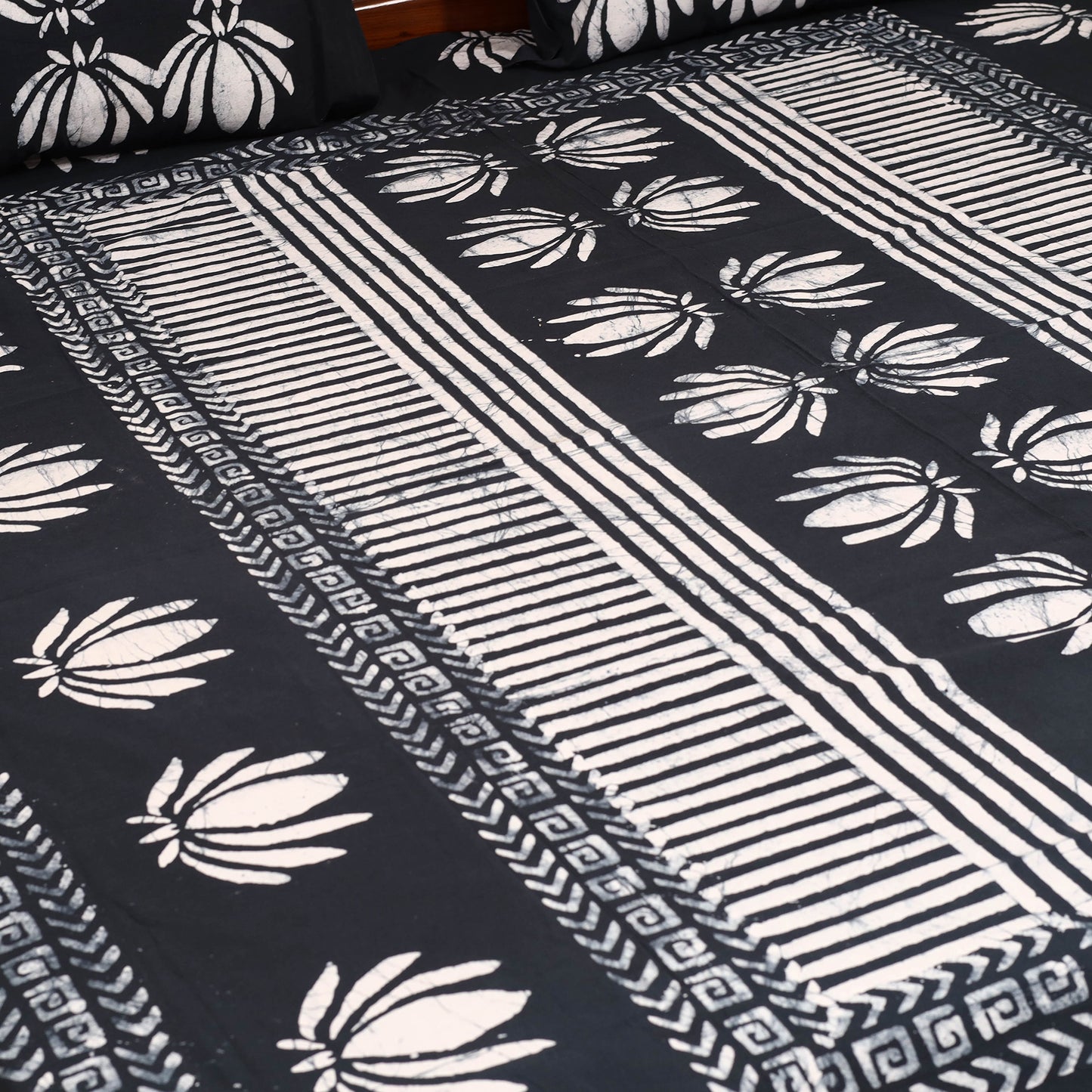 Hand Block Batik Print Cotton Double Bedsheet Set (108 x 90 in)  19
